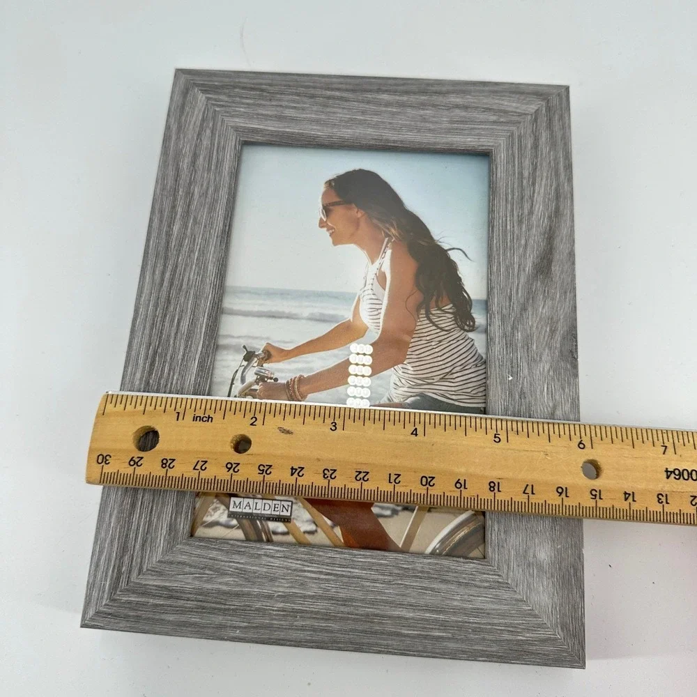 Malden International Designs 4x6 Gray Wood Grain Picture Frame Tabletop Wall